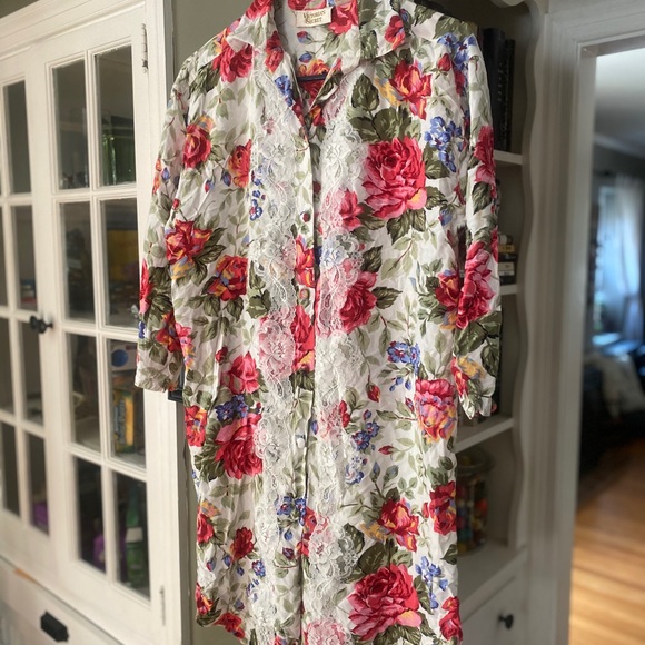 VINTAGE Victoria’s Secret button down night shirt - Picture 9 of 10